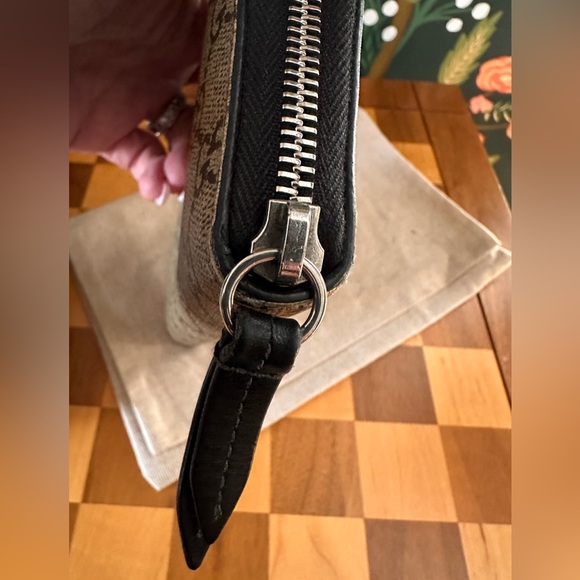 GUCCI Zip Around Wallet Printed GG Supreme Tiger - Picture 4 of 11